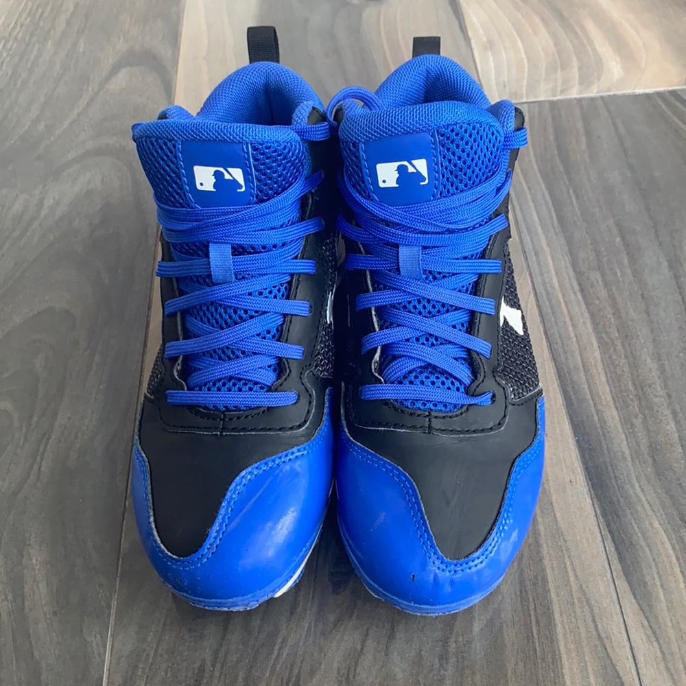 Boys baseball cleats